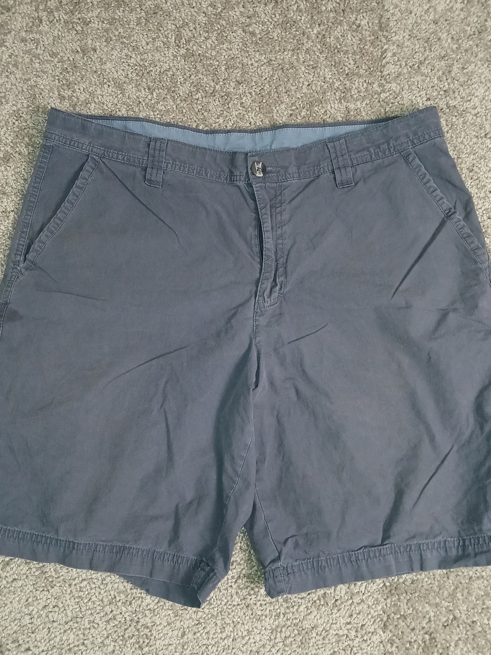 Columbia Men's Flat Front Shorts in Gray - Size 36